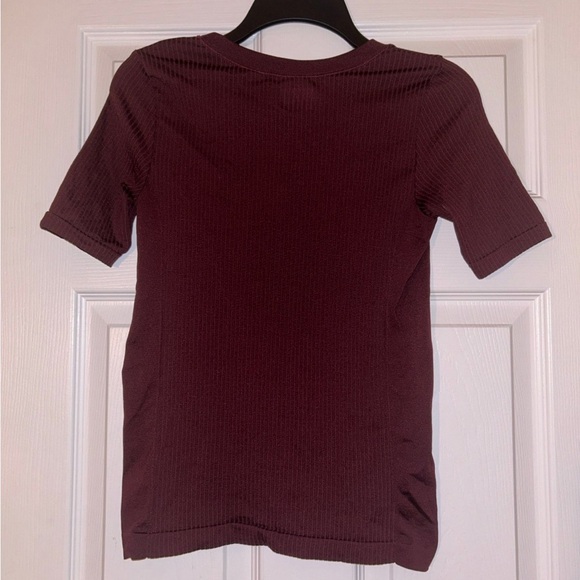 Athleta Women's Ribbed Short Sleeve T-Shirt size XS - Picture 3 of 3